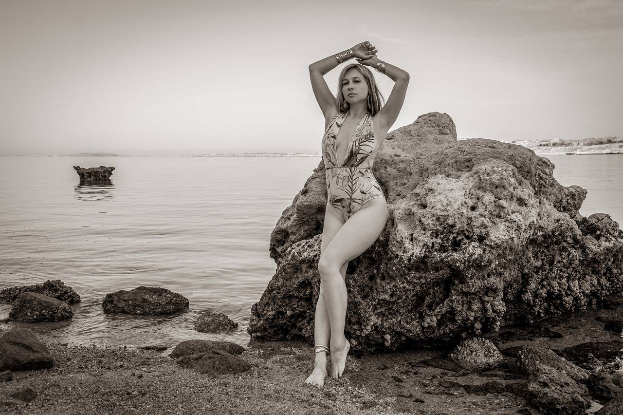 Fashion and Cinema: Iconic Costumes in Film History